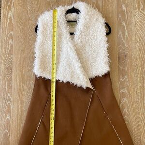 H by Heurueh Dawn Maxi Fly Away Faux Shearling Chestnut S/M